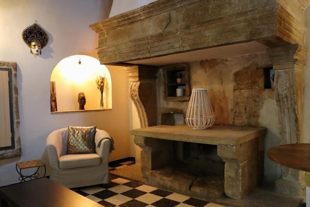 Apartmán Entre Uzes Et Le Pont-Du-Gard Le Logis D'Autrefois Castillon-du-Gard Exteriér fotografie